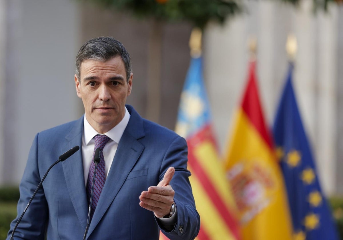 El presidente del Gobierno, Pedro Sánchez, comparece ante los medios en su visita a Valencia