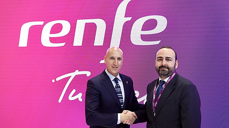 El alcalde de León, José Antonio Diez, firma un convenio de colaboración con Renfe