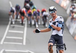 Javier Romo consigue su primera victoria como profesional en el Tour Down Under de Australia