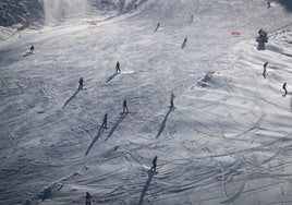 Sierra Nevada reabre al menguar el viento y encara un fin de semana prometedor