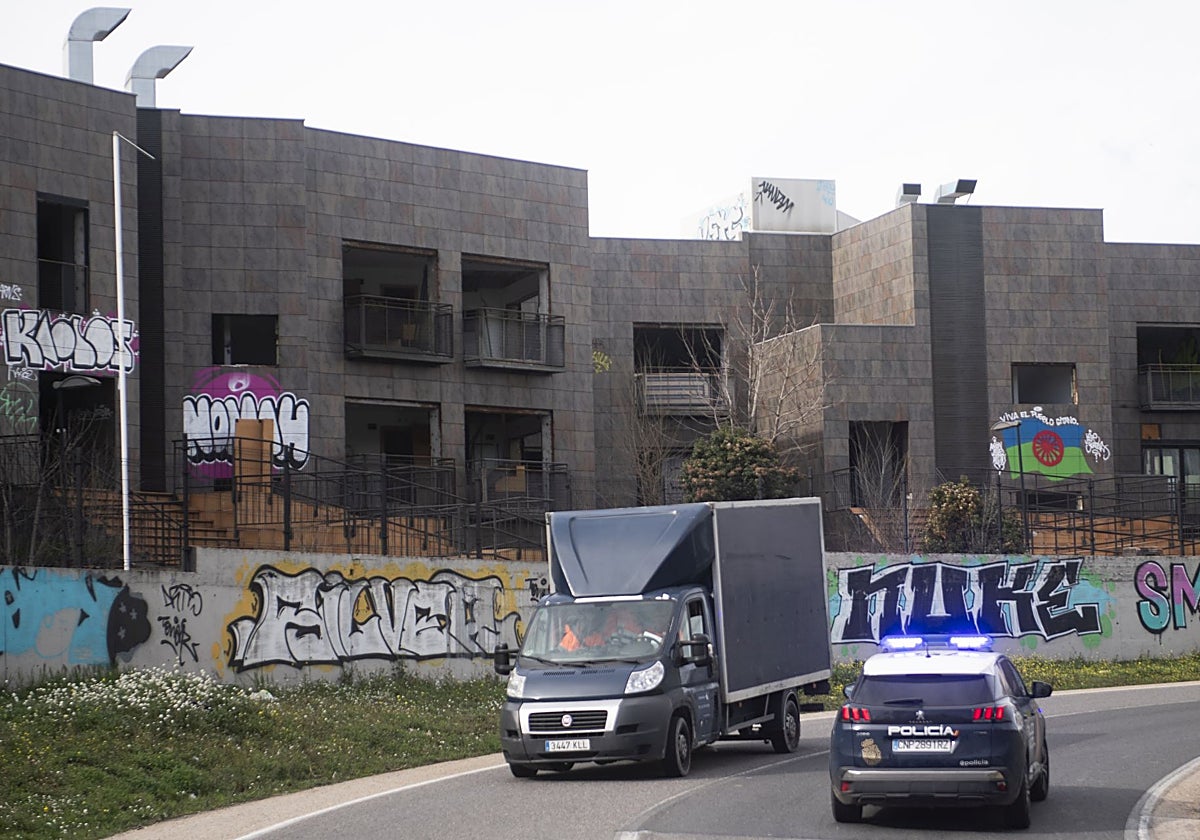 La urbanización de la calle Lola Flores del madrileño distrito de San Blas
