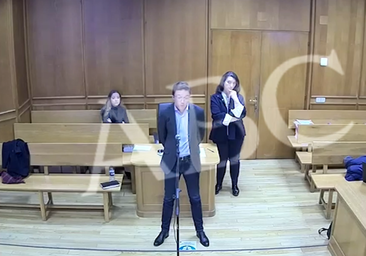 La defensa de Errejón pide recabar los contratos de Mouliaá en televisión desde que le denunció