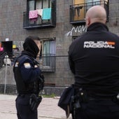 Un joven de 28 años asesina a su 'casero' en la urbanización okupada más violenta de San Blas