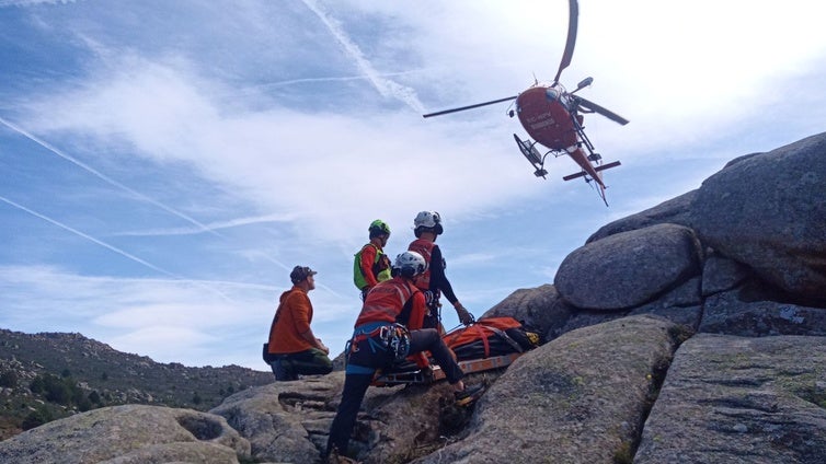 Más de 300 rescates en montaña en 2024 en Madrid, una cifra récord para el GERA