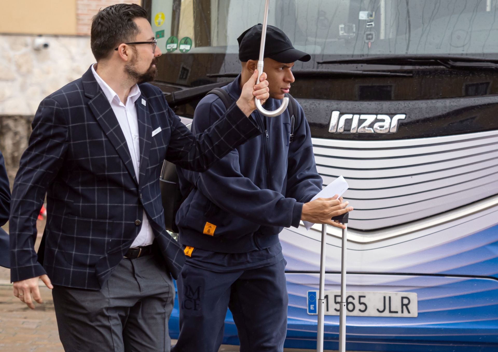 La afición recibe en Valladolid a los jugadores del Real Madrid