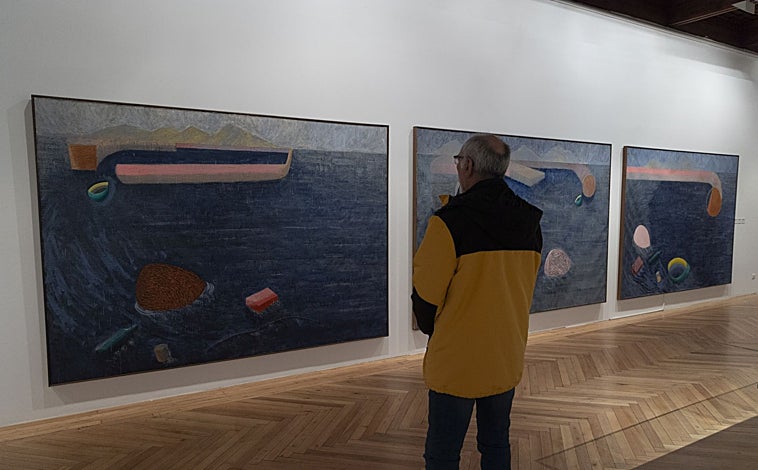 Imagen principal - Sobre estas líneas, 'Nómada marítimo (tríptico de después del naufragio; 'The Monsters (M. Millares, M. Padorno y O. Domínguez)