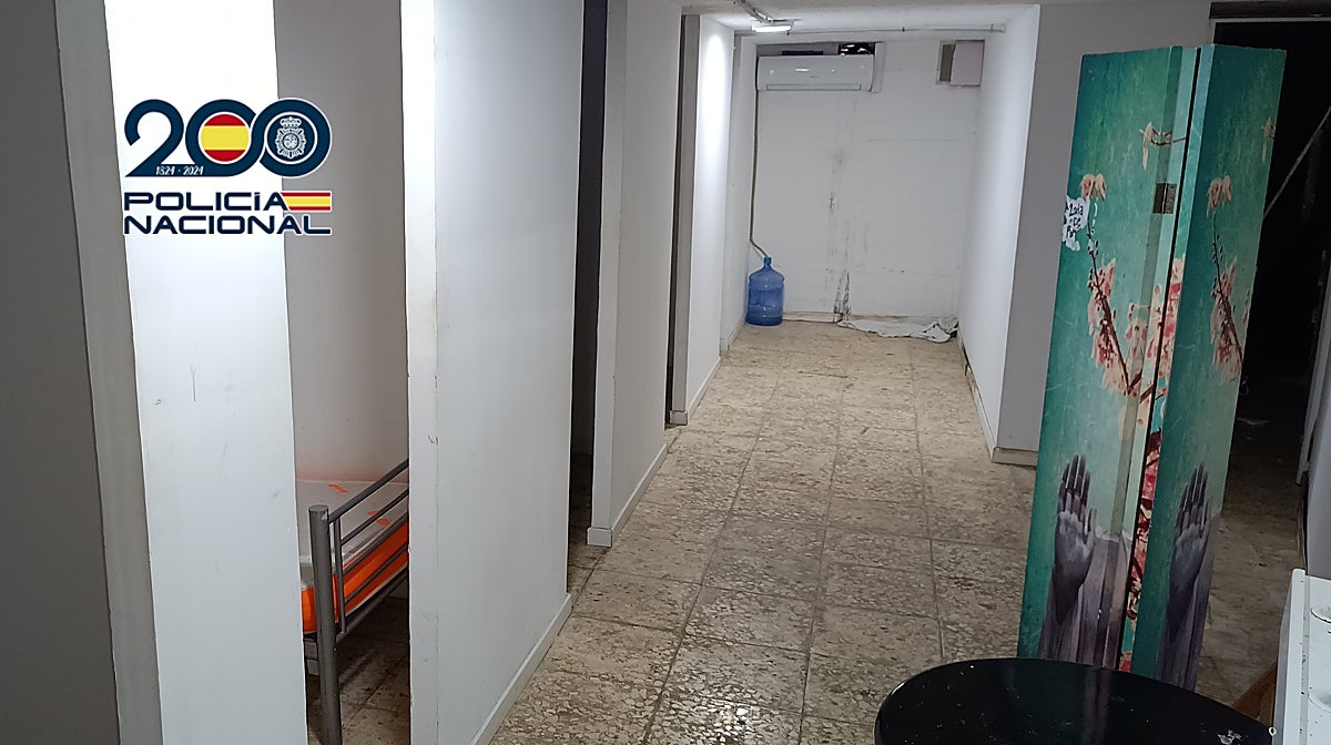 Imagen del piso donde hacinaban y obligaban a prostituirse a mujeres en Alicante