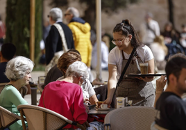 El paro en Canarias bajó un 26% en 2024, con 50.300 personas desempleadas menos