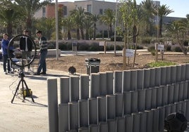 La Universidad UMH de Elche diseña un sistema para que los peatones oigan llegar a los coches eléctricos