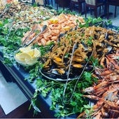 El restaurante donde sirven un buffet ilimitado de marisco por poco más de 20 euros: a media hora de Barcelona y con buenas reseñas