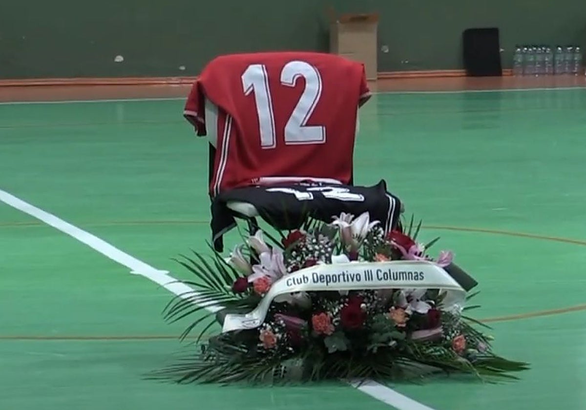 Homenaje del CD Tres Columnas a Álvaro Pérez Ortega, en unas imágenes de Radio Águeda