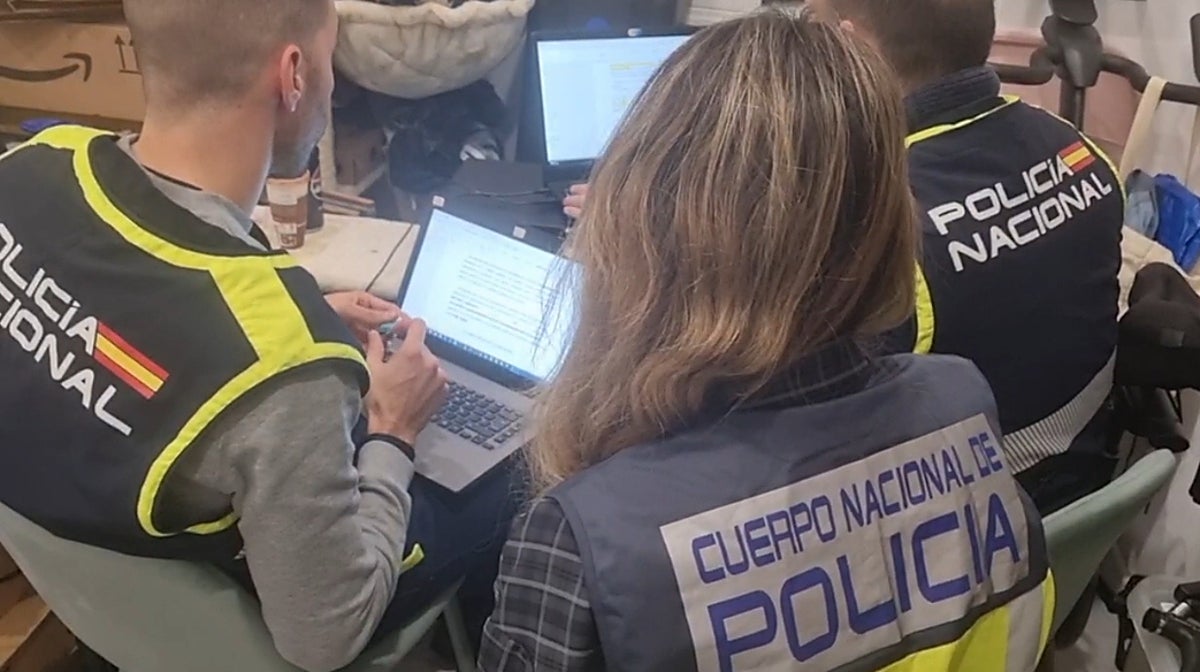 Imagen de agentes de la Policía Nacional en el marco de la operación Talent en Valencia