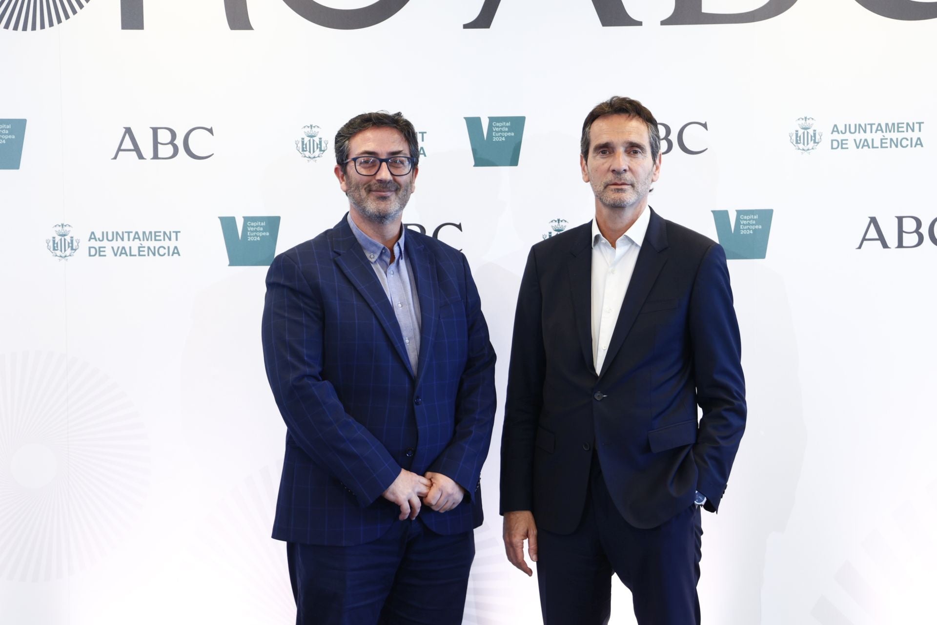 Rafael Navarro Cárcel, socio cofundador de Innsomnia e Inndux, y Vicente Ordaz Soriano, presidente de la Corporación Audiovisual de la Comunitat Valenciana