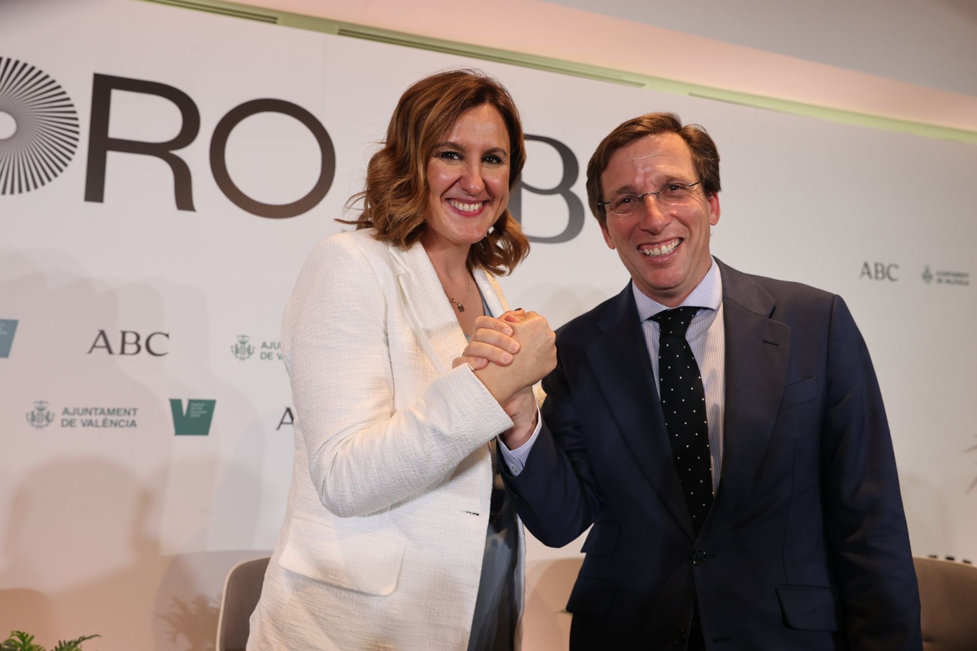 Catalá y Almeida, unidos en el Foro ABC