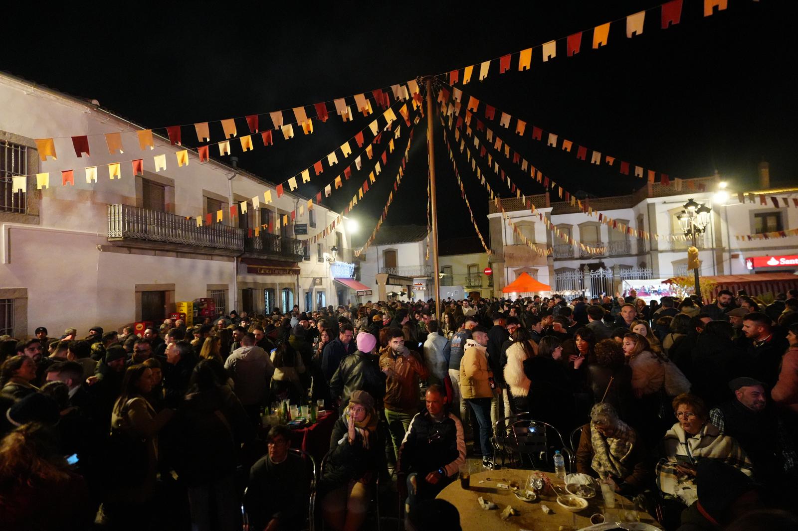 La impresionante Fiesta de la Candelaria de Dos Torres, en imágenes