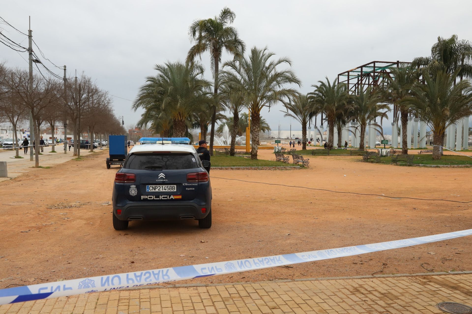 La Policía Nacional blinda el Arenal en Córdoba tras la muerte de un menor, en imágenes