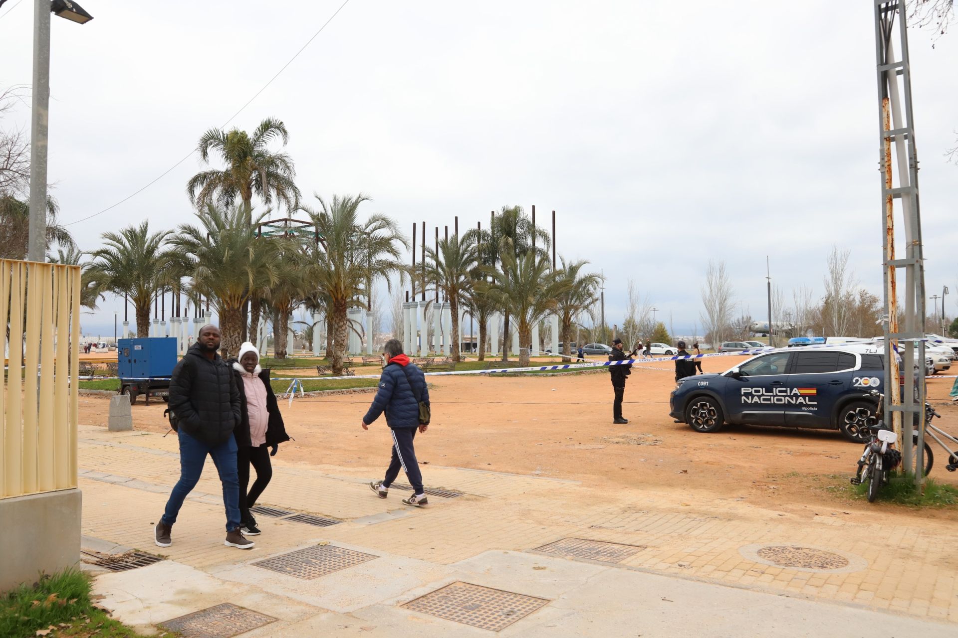La Policía Nacional blinda el Arenal en Córdoba tras la muerte de un menor, en imágenes