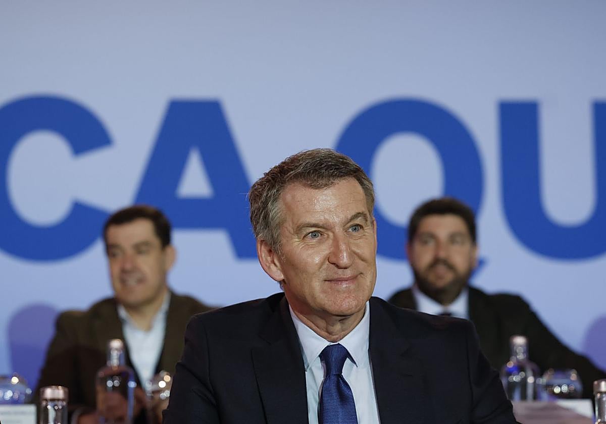 El líder del PP, Alberto Núñez Feijóo, reúne a sus barones en Junta Directiva Nacional, este lunes, en Madrid.