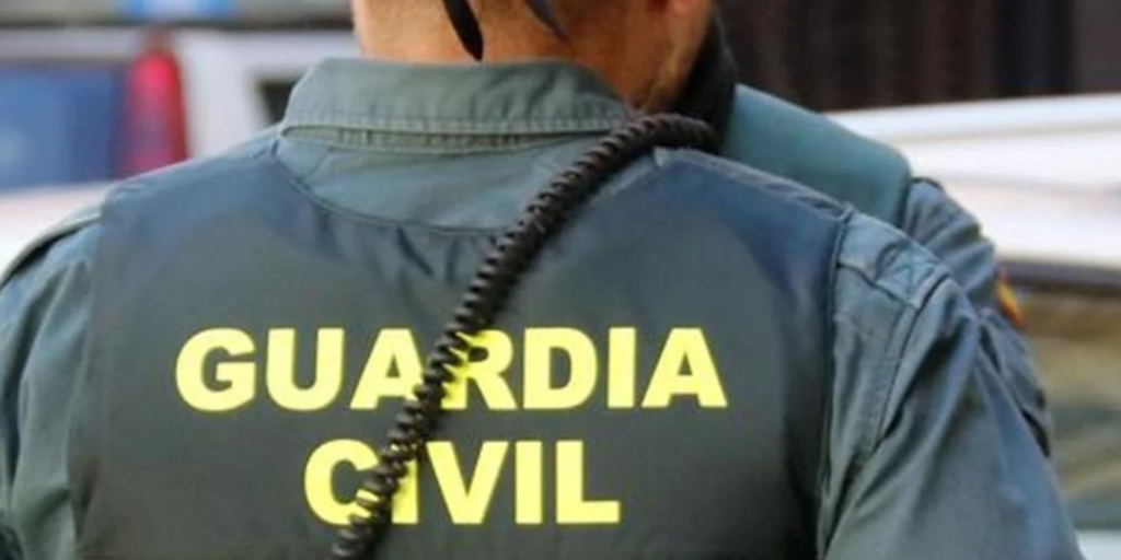 La Guardia Civil retira envases de ácido pícrico de varios centros escolares de la provincia de Albacete