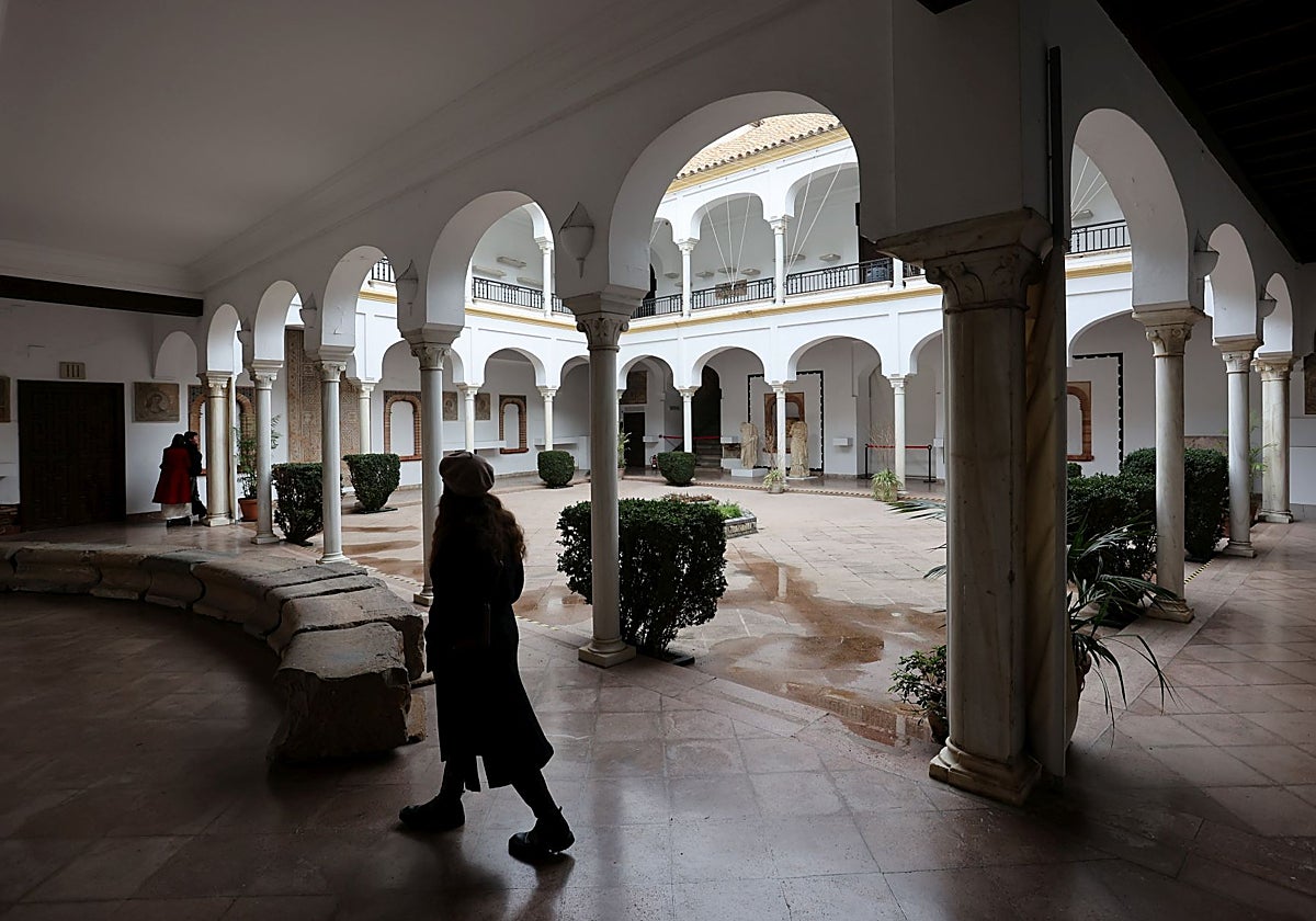 Patio del Palacio de los Páez de Castillejo, sede del Museo Arqueológico de Córdoba