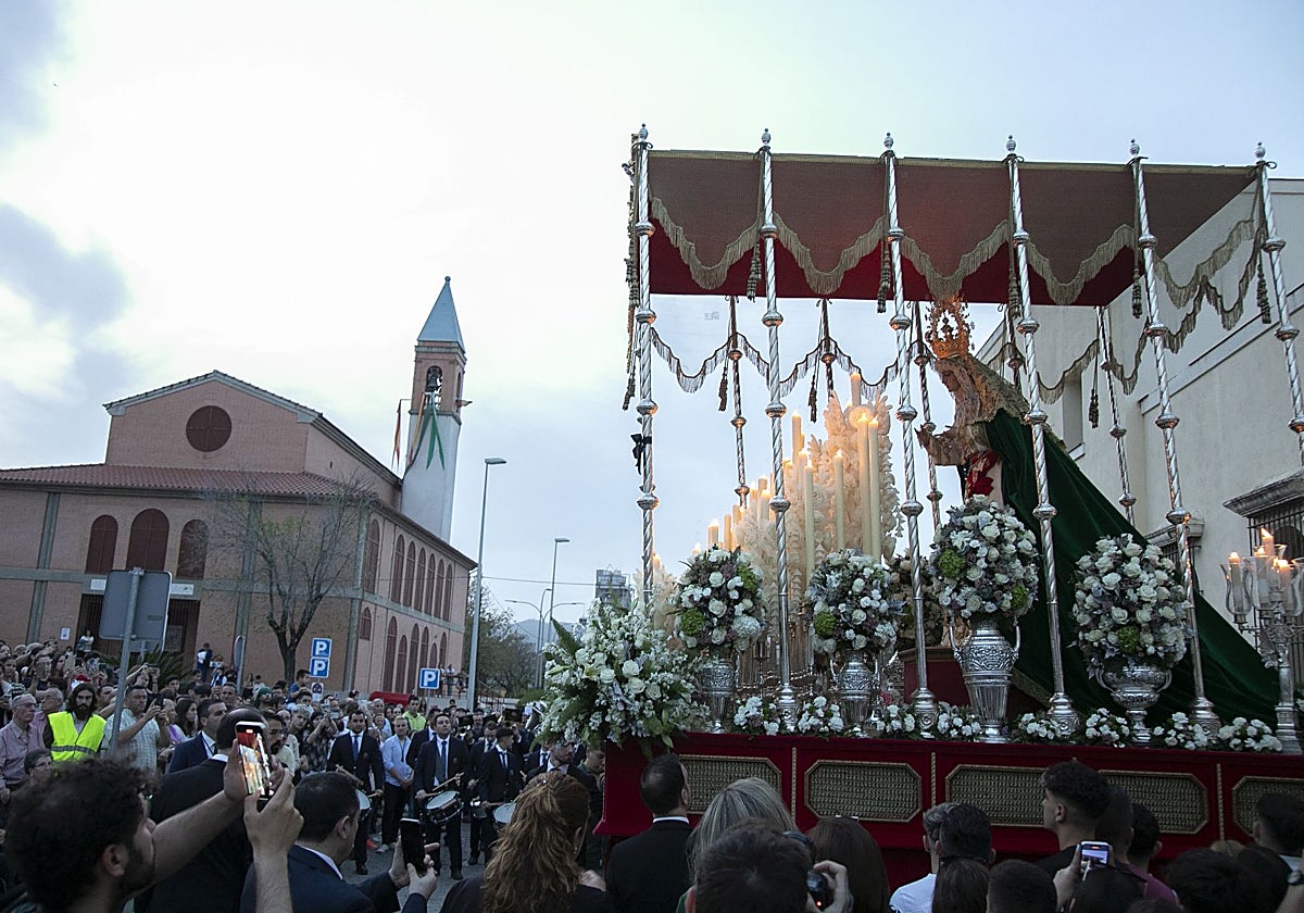 La Hermandad de la O se Prepara para un Histórico Sábado de Pasión en Córdoba con Nuevas Túnicas y Mejoras en su Patrimonio