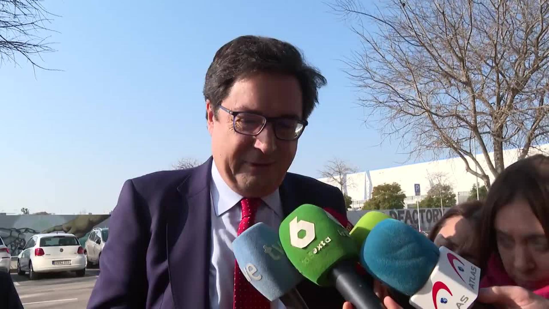 Óscar López afea la &quot;estrategia de la máquina del fango que persigue a personas inocentes&quot;