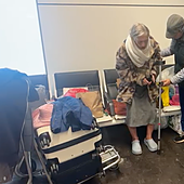 Viviendo en el aeropuerto, la dura realidad de Gran Canaria: «O comemos o alquilamos»