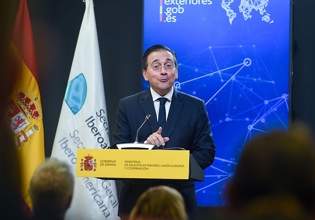 El ministro de Asuntos Exteriores, José Manuel Albares, esta semana, en el Palacio de Viana