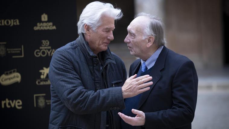 Richard Gere con el presidente de la Academia de Cine, Fernando Méndez-Leite