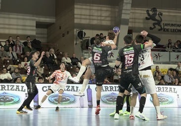 El Ángel Ximénez Puente Genil se ve superado por la pegada de Ademar (31-20)