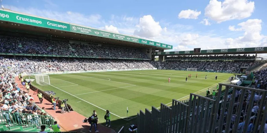 Horario y dónde ver por televisión el Córdoba CF - Huesca