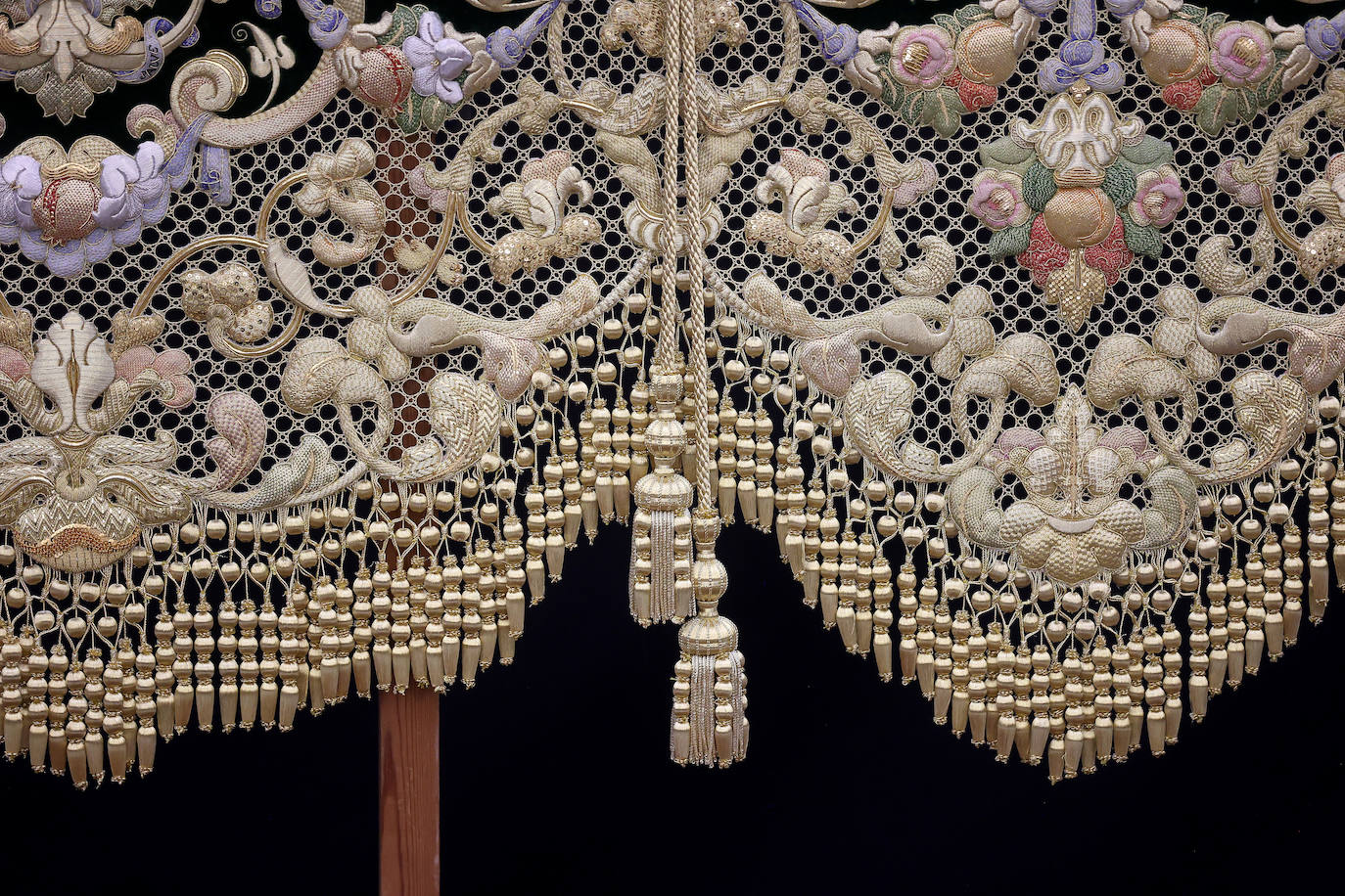 La bendición de la bambalina frontal de la Esperanza de Córdoba, en imágenes