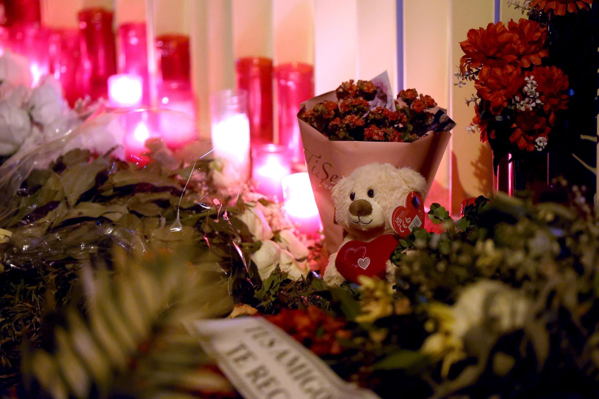 En imágenes, el emotivo recuerdo al joven asesinado en El Arenal