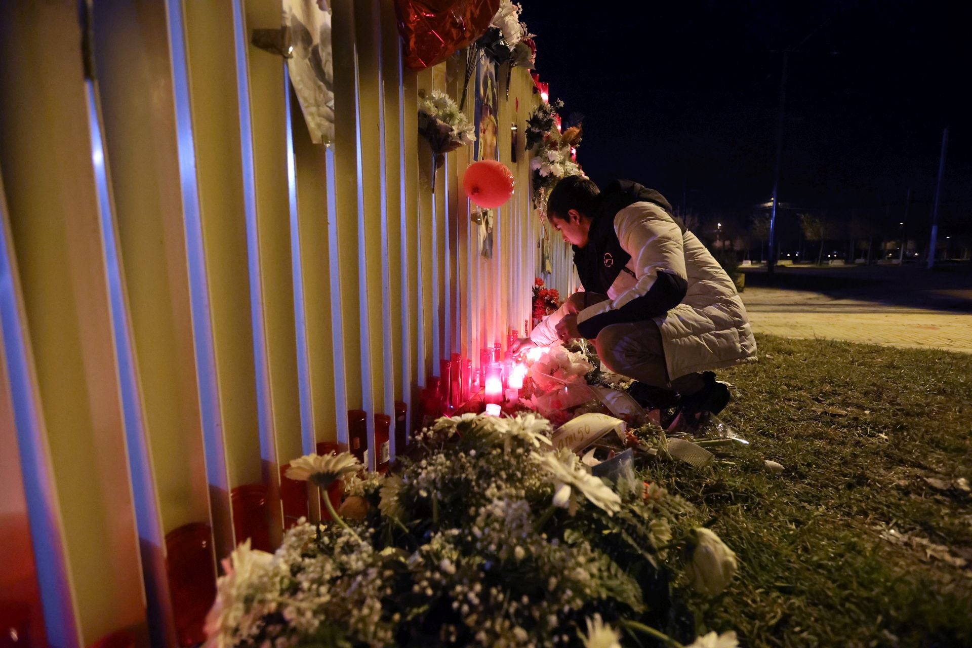 En imágenes, el emotivo recuerdo al joven asesinado en El Arenal