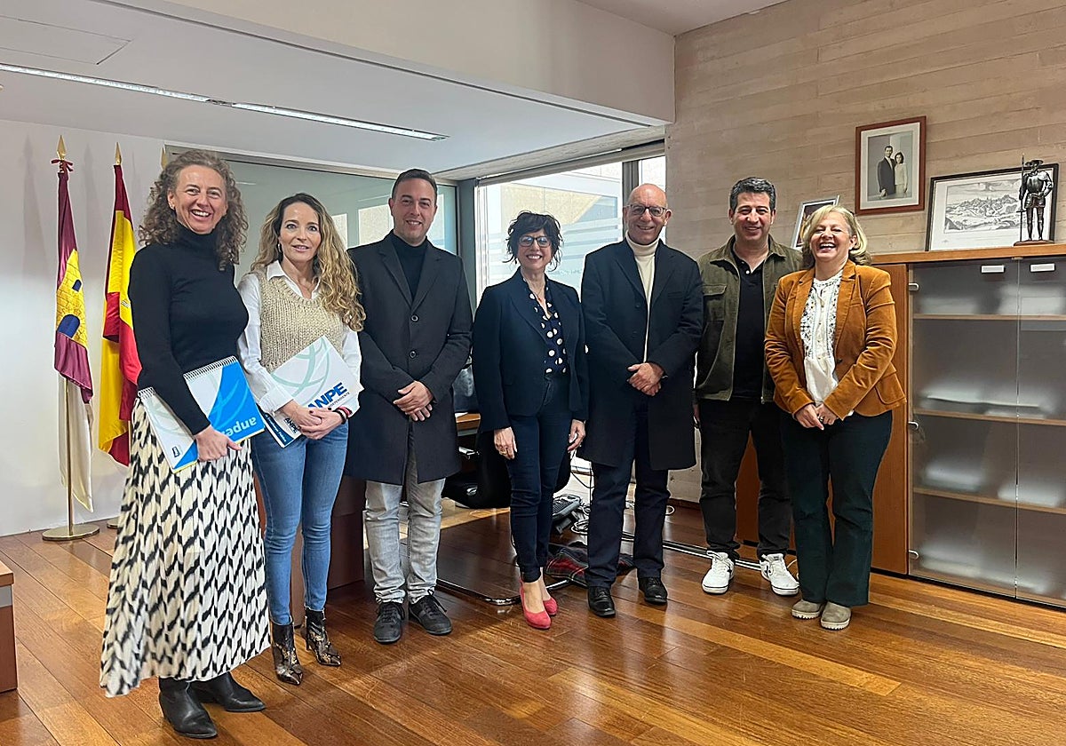 Acuerdo en Educación: reducción de ratios y menos horas lectivas para el profesorado