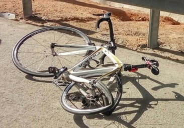 Un ciclista muere atropellado por un coche en Roquetas de Mar