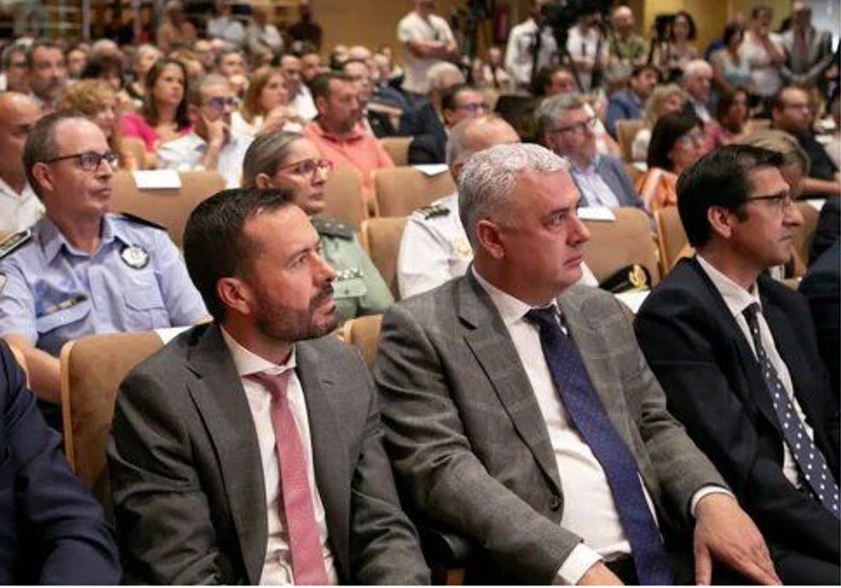 En la imagen de archivo, José Luis Escudero junto a Vega y Caballero, en el acto para asumir el cargo de delegado