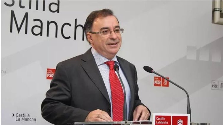 Fernando Mora (PSOE) abandona la política al llegar a su edad de jubilación