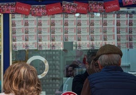 El primer premio de Lotería Nacional cae en Sevilla capital, Valdepeñas de Jaén y Humilladero