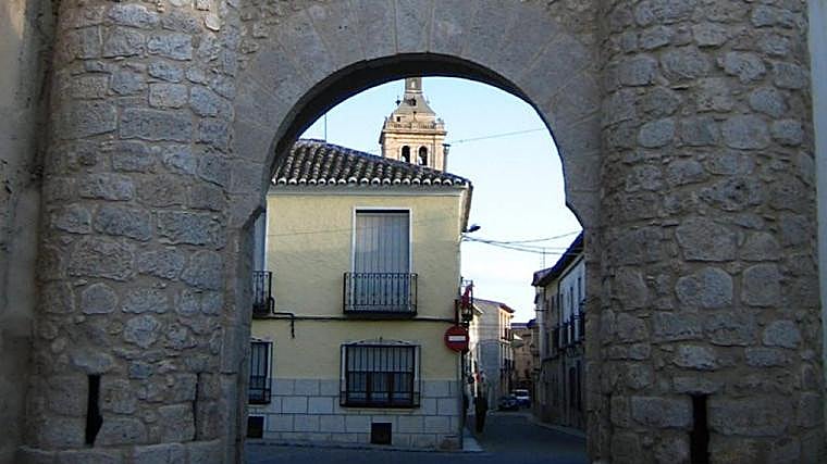 Una de las puertas de la muralla