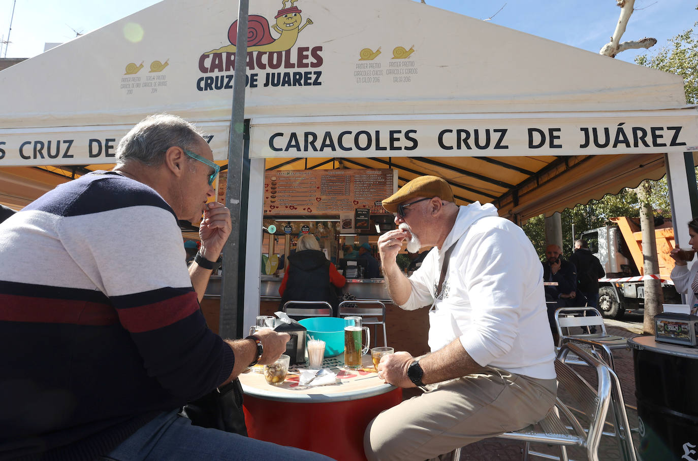 La esperada apertura de los puestos de caracoles en Córdoba, en imágenes