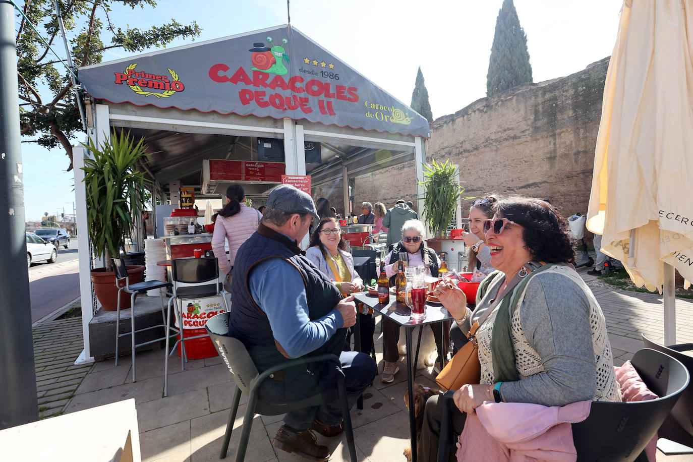 La esperada apertura de los puestos de caracoles en Córdoba, en imágenes