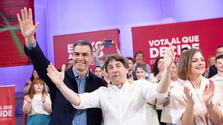 Pedro Sánchez inaugura el Congreso del PSE-EE junto a Eneko Andueza