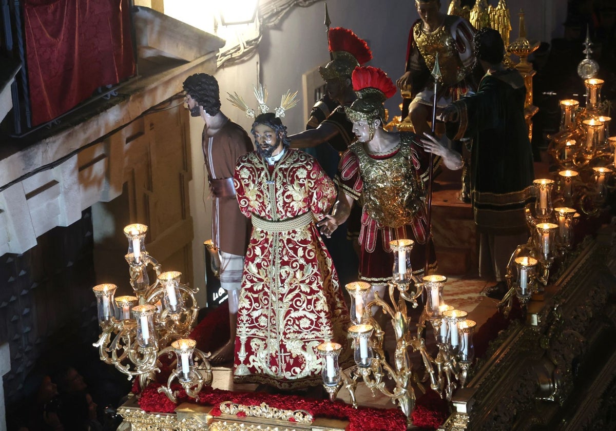 Nuestro Padre Jesús de la Sentencia, en su paso, el Lunes Santo de 2024