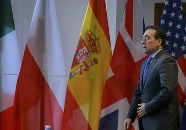 Albares ve «lejos» la paz y cree que Rusia aprovechará la cumbre de París para atacar a Ucrania: «Putin nos abrirá hoy los ojos»