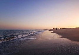 Este es el destino ideal para viajar en el Puente de Andalucía: «Combina playas tranquilas, un entorno natural privilegiado y una gastronomía increíble»