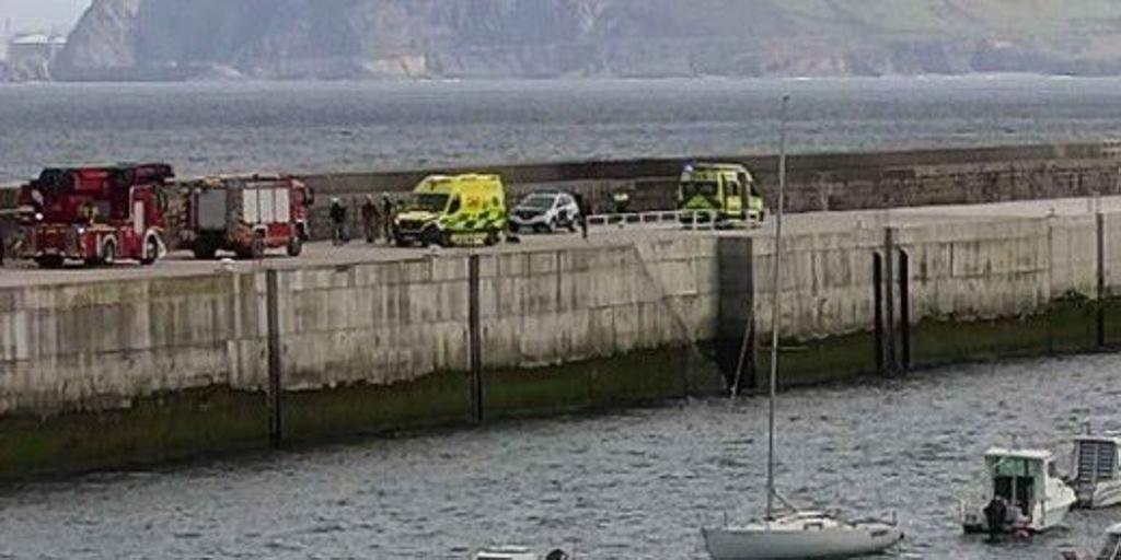 Una persona en silla de ruedas cae al mar en Castro Urdiales (Cantabria) y entra en parada cardiorrespiratoria