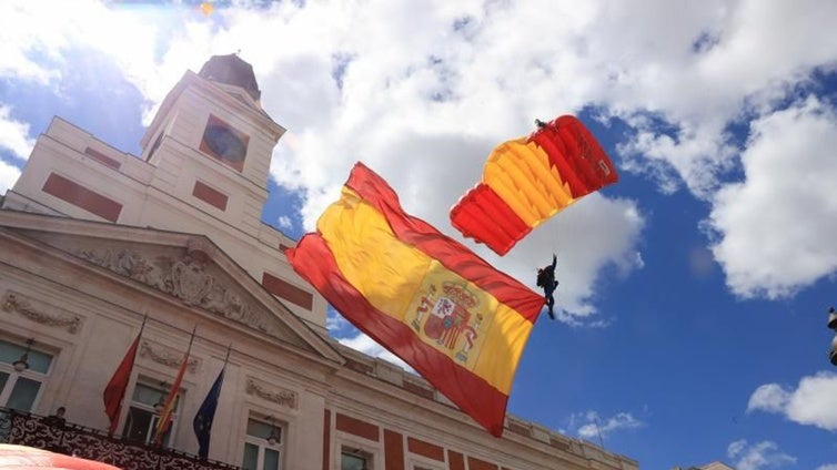 Ayuso descarta un acuerdo con Sánchez sobre la placa de 'memoria' de la Real Casa de Correos