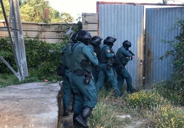Guardia Civil y Policía Nacional registran domicilios en Loja y Granada en busca de armas de fuego