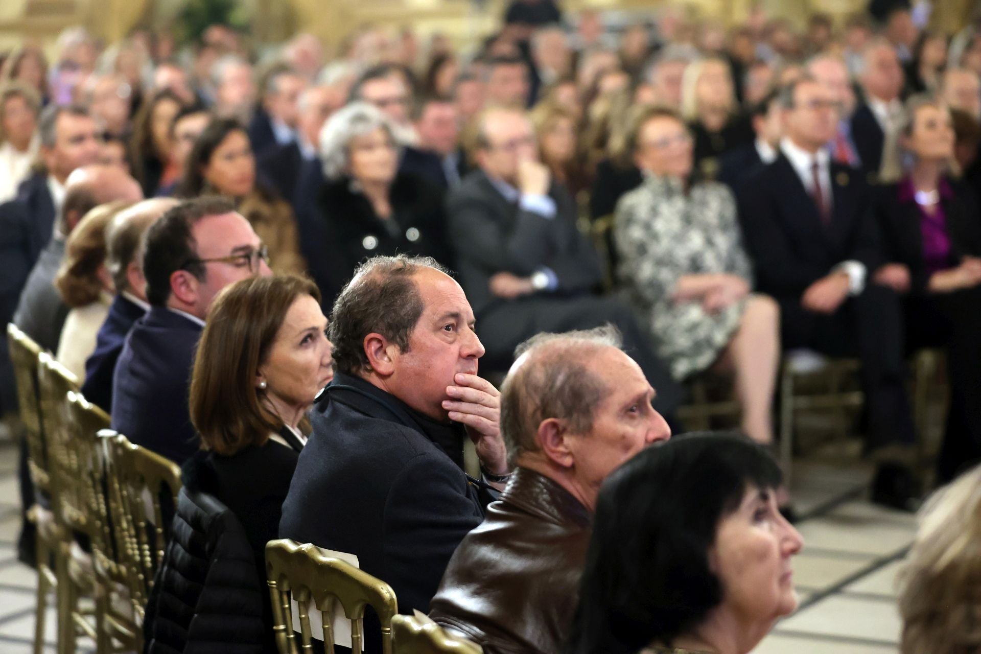 La entrega de la Medalla de Oro del Círculo de la Amistad al Cabildo Catedral de Córdoba, en imágenes